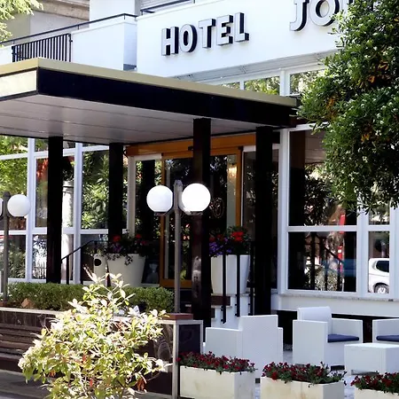 Отель Jolie 3*
