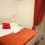 Jolie Hotel