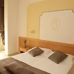Jolie Hotel 3*