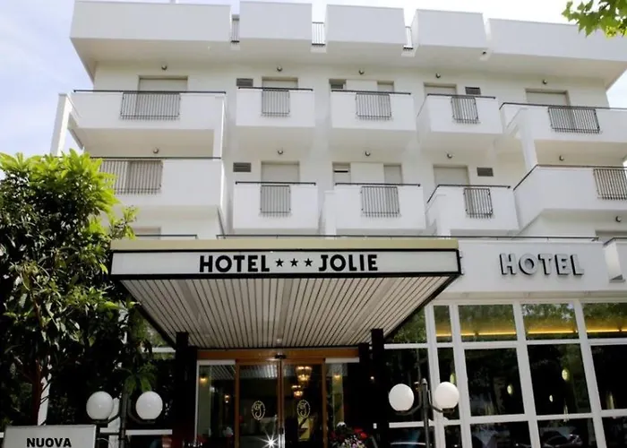 Jolie 3*