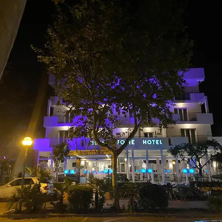 朱莉酒店 酒店 3*