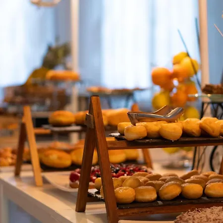 朱莉酒店 酒店 3*