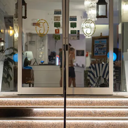 朱莉酒店 酒店 3*