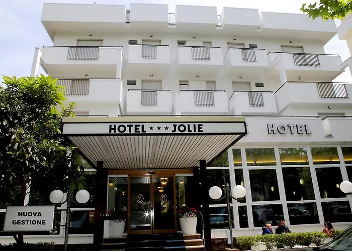 Jolie 3*